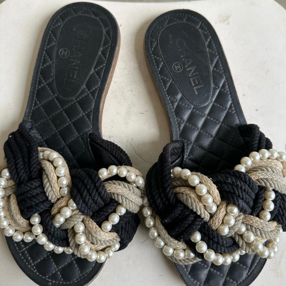 COPY - Chanel slides - Picture 1 of 4